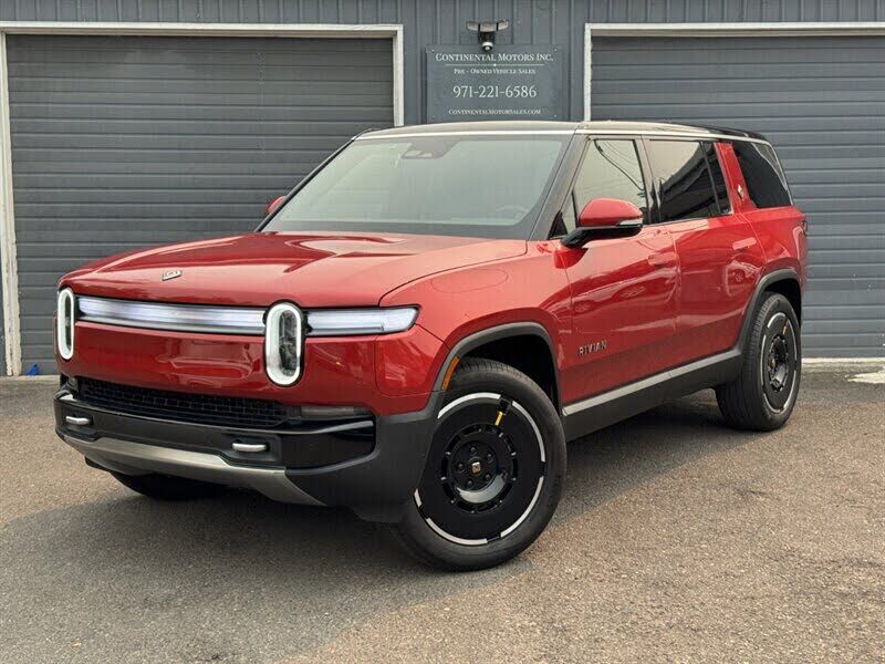 2025 RIVIAN R1S