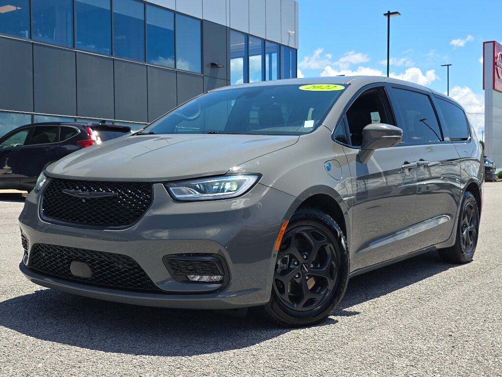 2022 CHRYSLER Pacifica