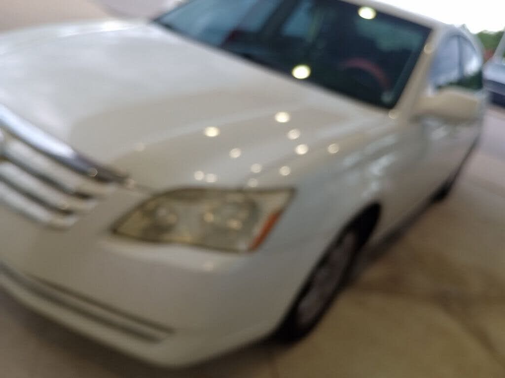 2005 TOYOTA Avalon