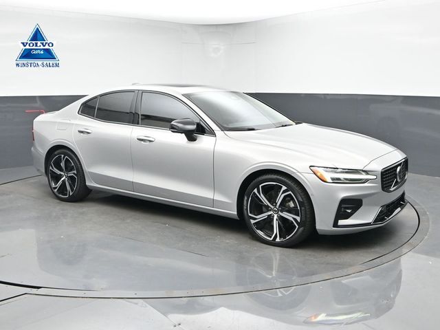 2024 VOLVO S60