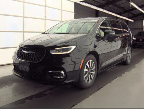 2023 CHRYSLER Pacifica
