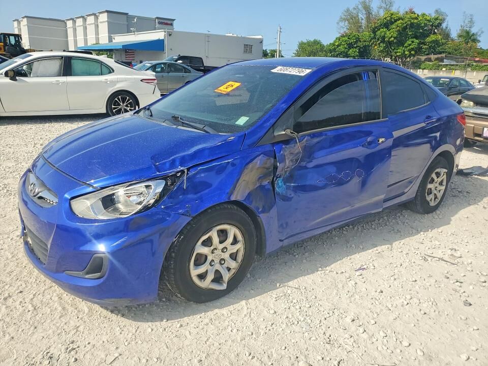 2013 HYUNDAI Accent