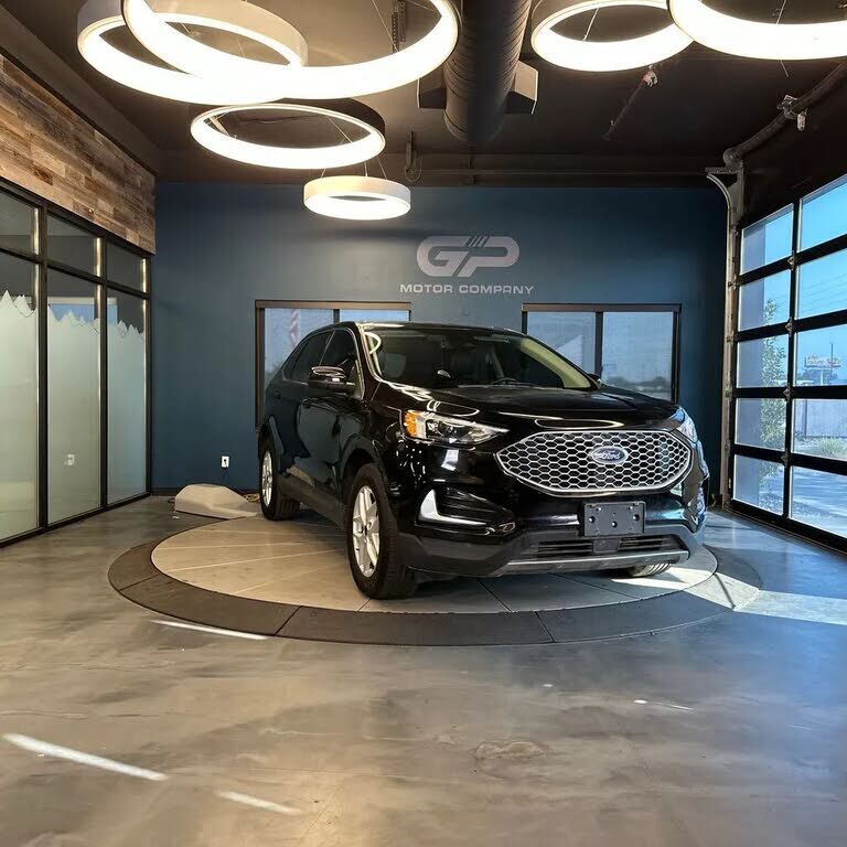 2023 FORD Edge