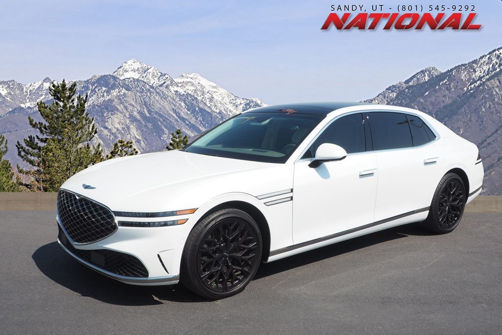 2023 GENESIS G90