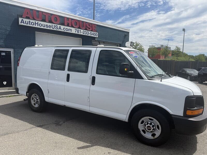 2011 GMC Savana