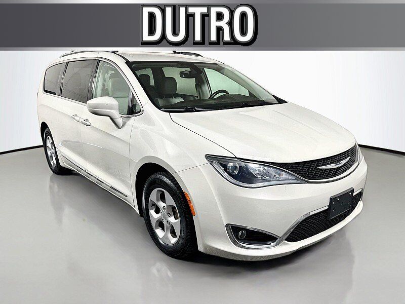2017 CHRYSLER Pacifica
