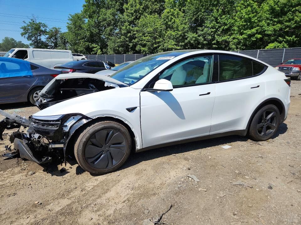 2026 TESLA Model Y