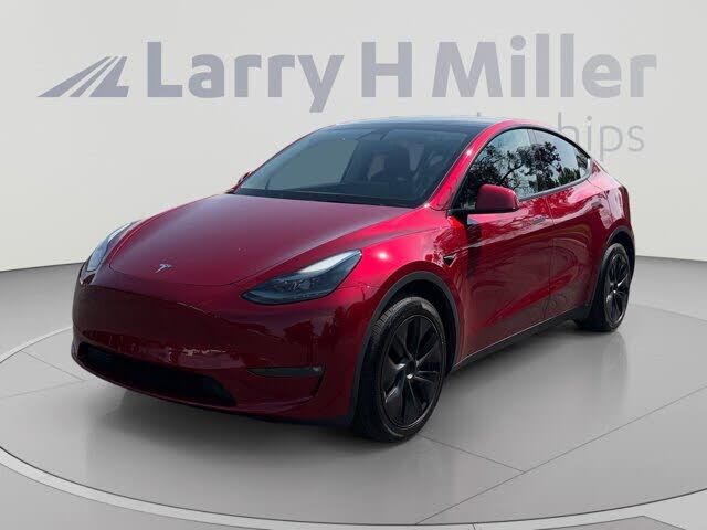 2025 TESLA Model Y