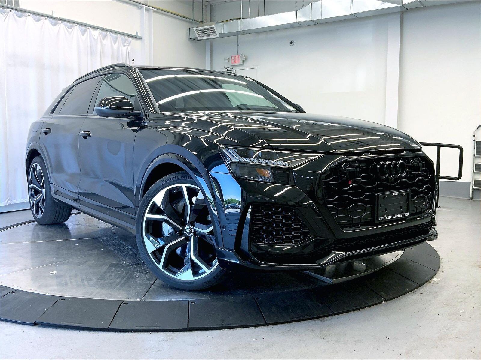 2023 AUDI RS Q8