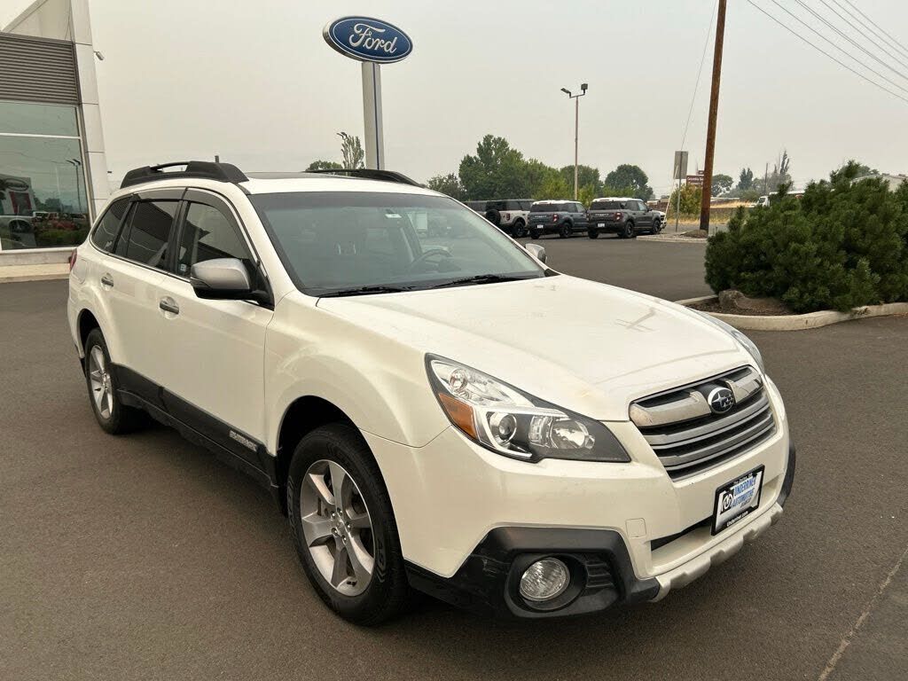 2013 SUBARU Outback