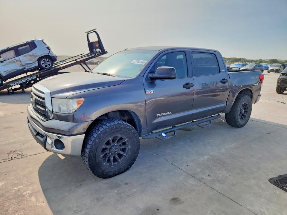 2011 TOYOTA Tundra