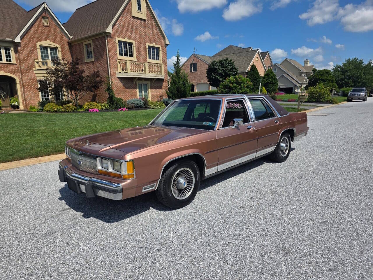 1990 FORD Crown Victoria