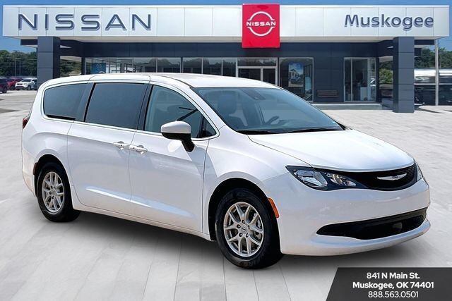 2023 CHRYSLER Voyager