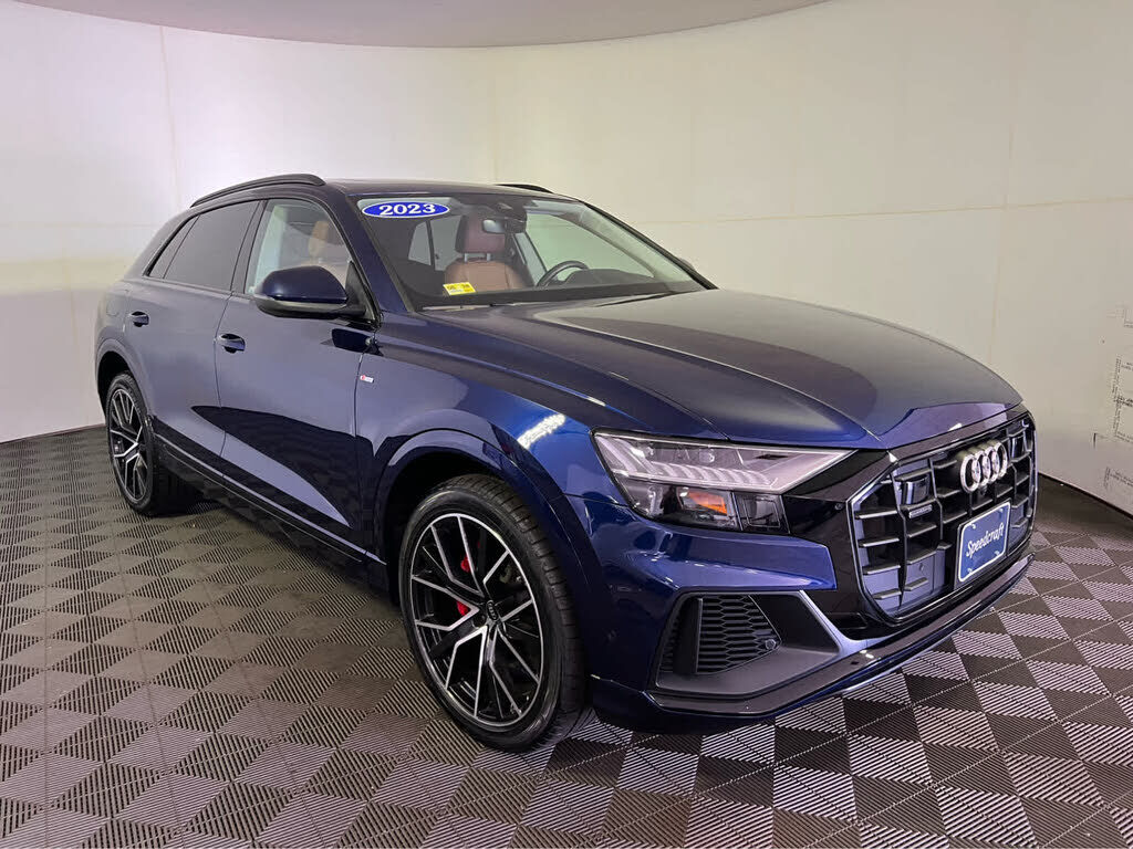 2023 AUDI Q8