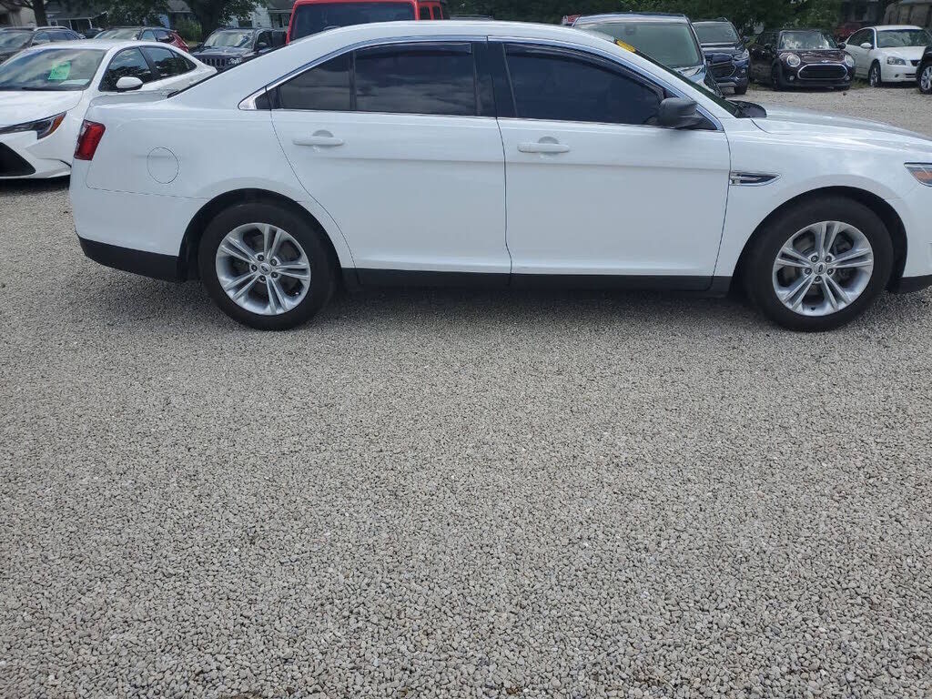 2018 FORD Taurus