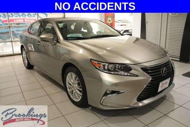 2017 LEXUS ES