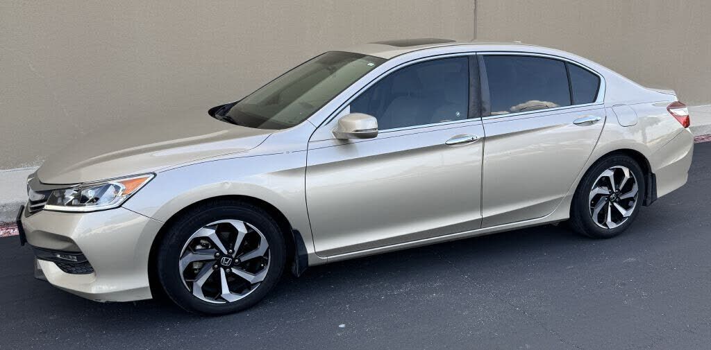 2017 HONDA Accord