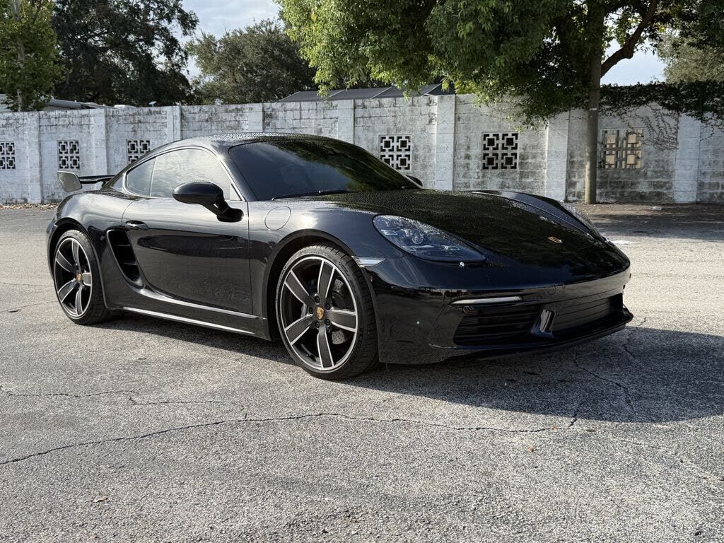 2025 PORSCHE 718