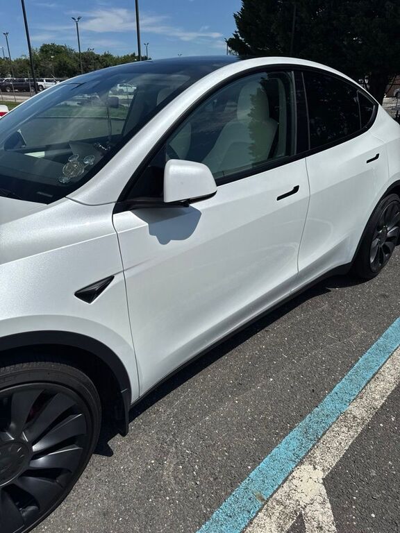 2024 TESLA Model Y