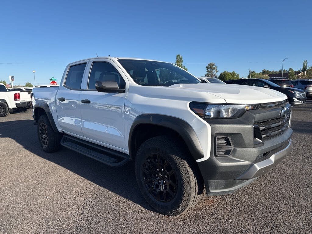 2025 CHEVROLET Colorado