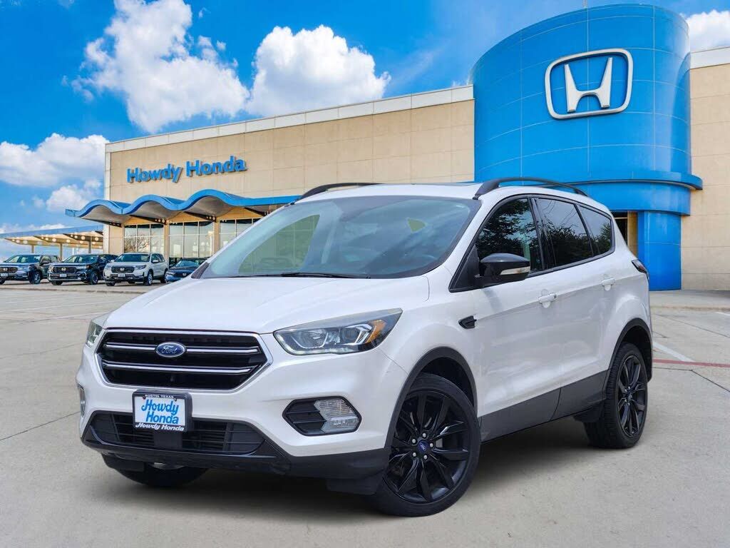 2017 FORD Escape
