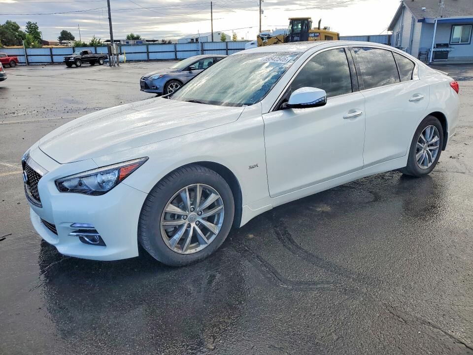 2016 INFINITI Q50