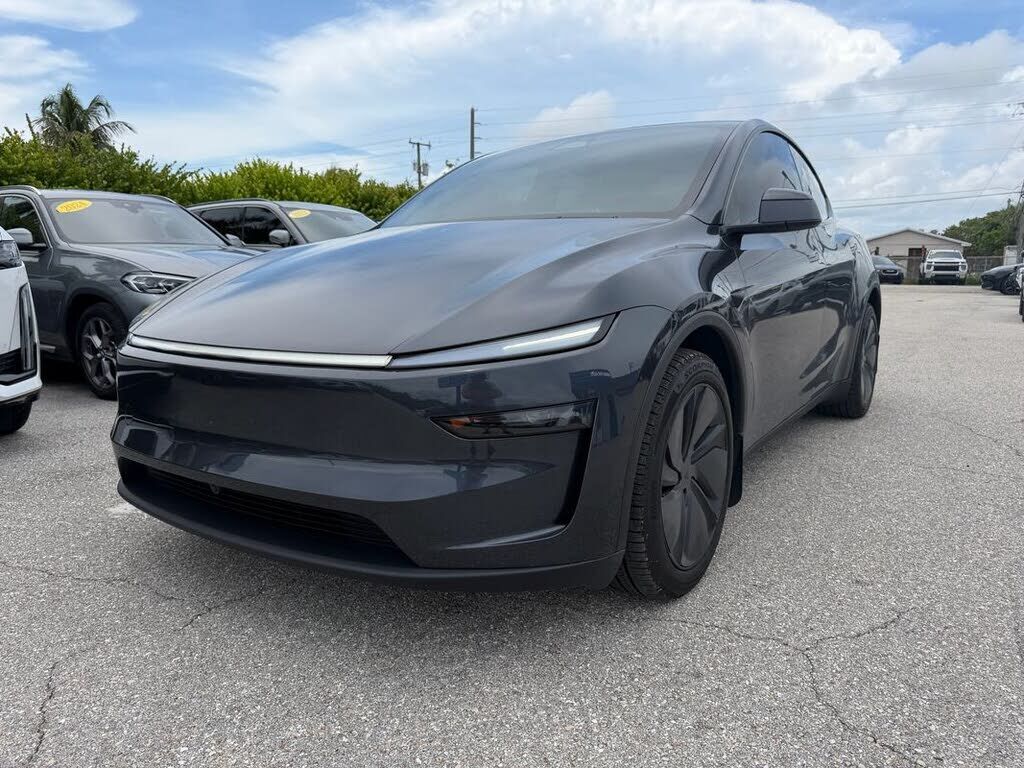 2026 TESLA Model Y