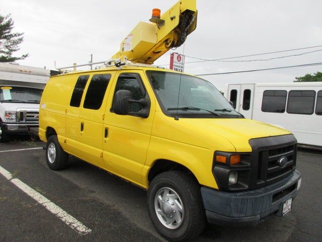 2012 FORD E-350