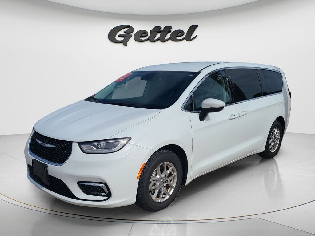 2023 CHRYSLER Pacifica