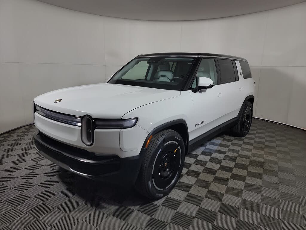 2025 RIVIAN R1S