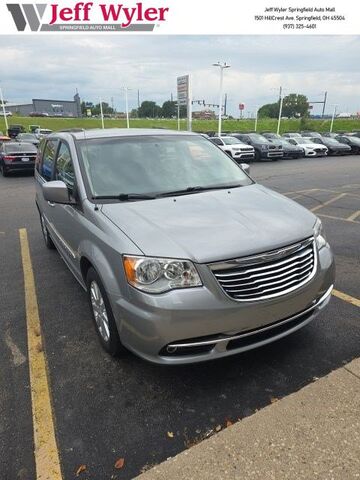 2015 CHRYSLER Town and Country