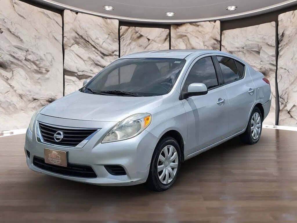 2013 NISSAN Versa