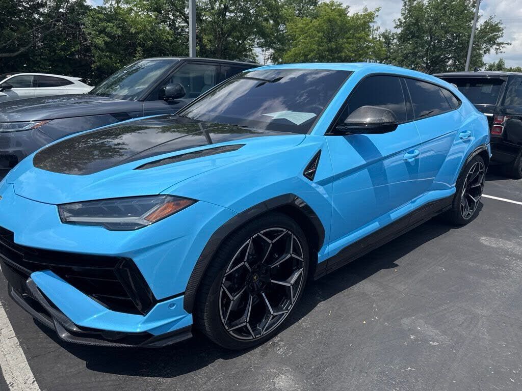 2024 LAMBORGHINI URUS