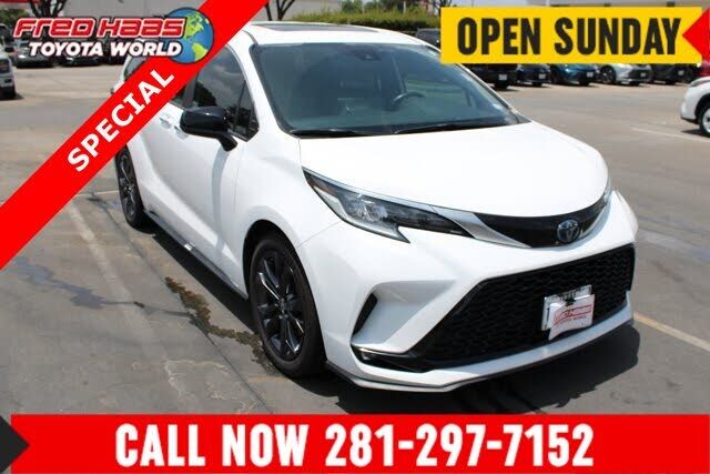 2023 TOYOTA Sienna