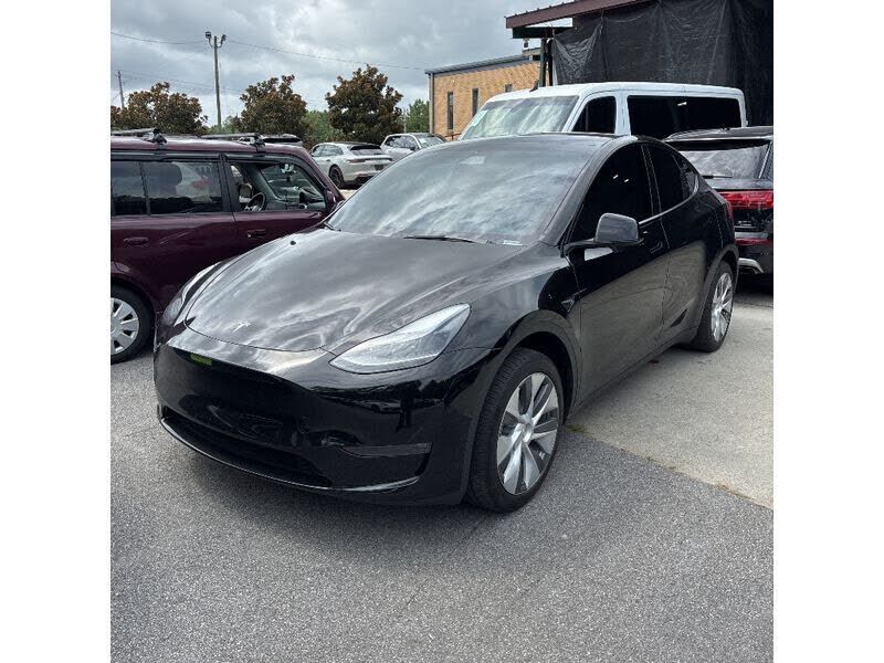 2024 TESLA Model Y