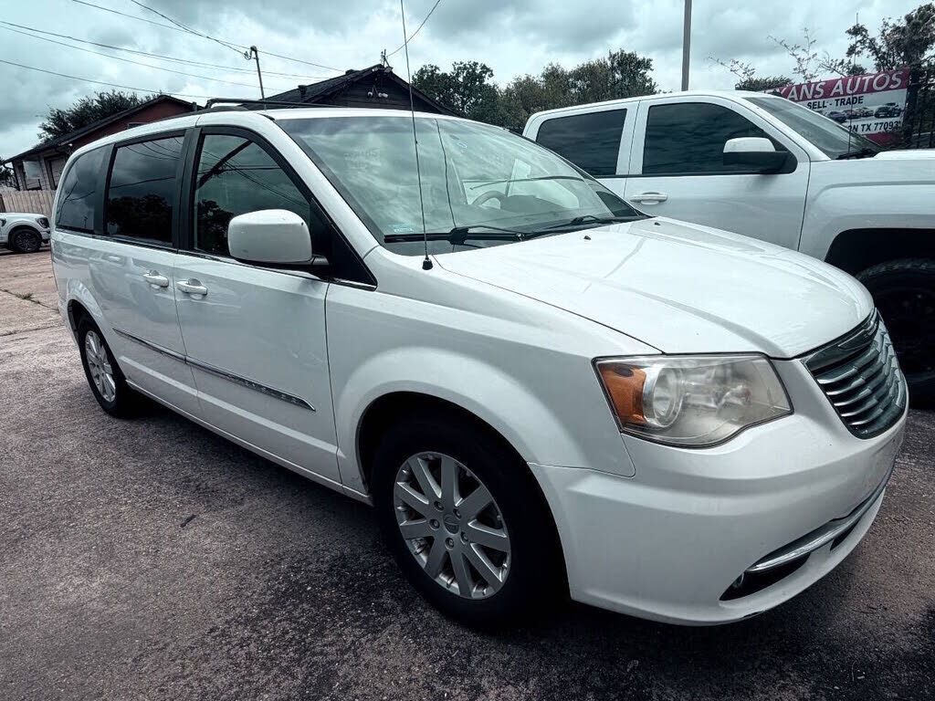 2012 CHRYSLER Town and Country