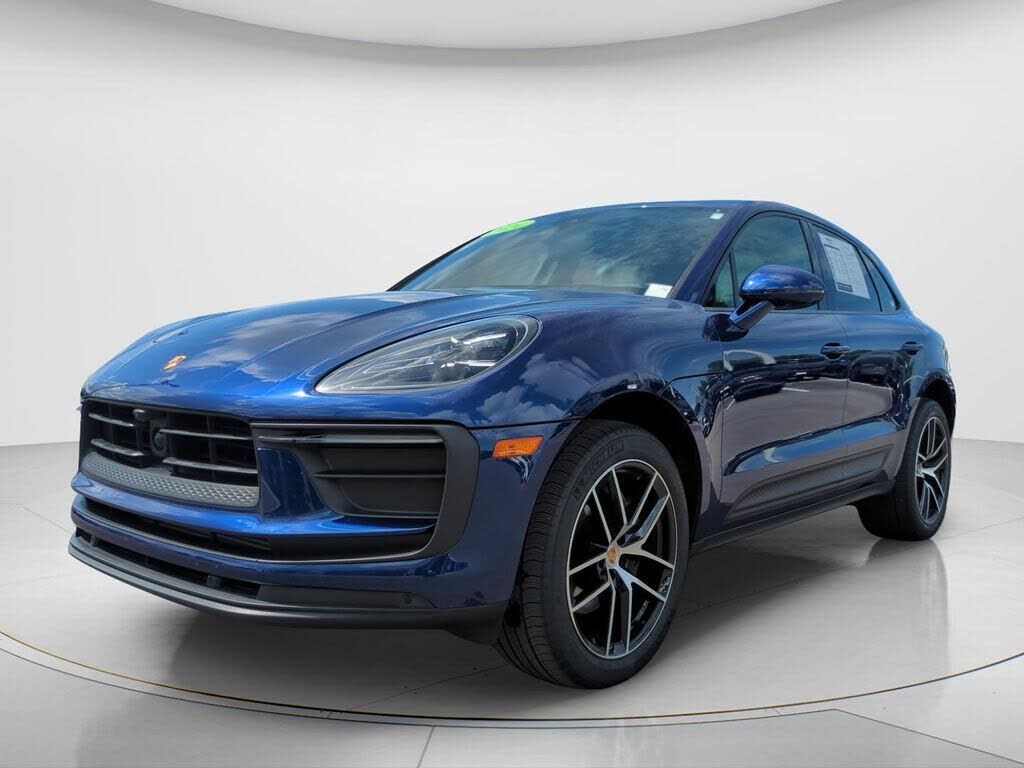 2024 PORSCHE Macan