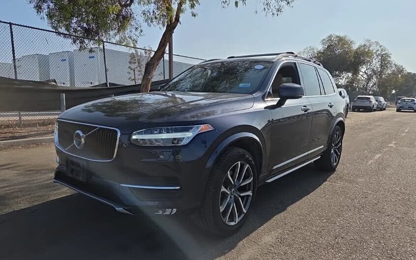 2017 VOLVO XC90