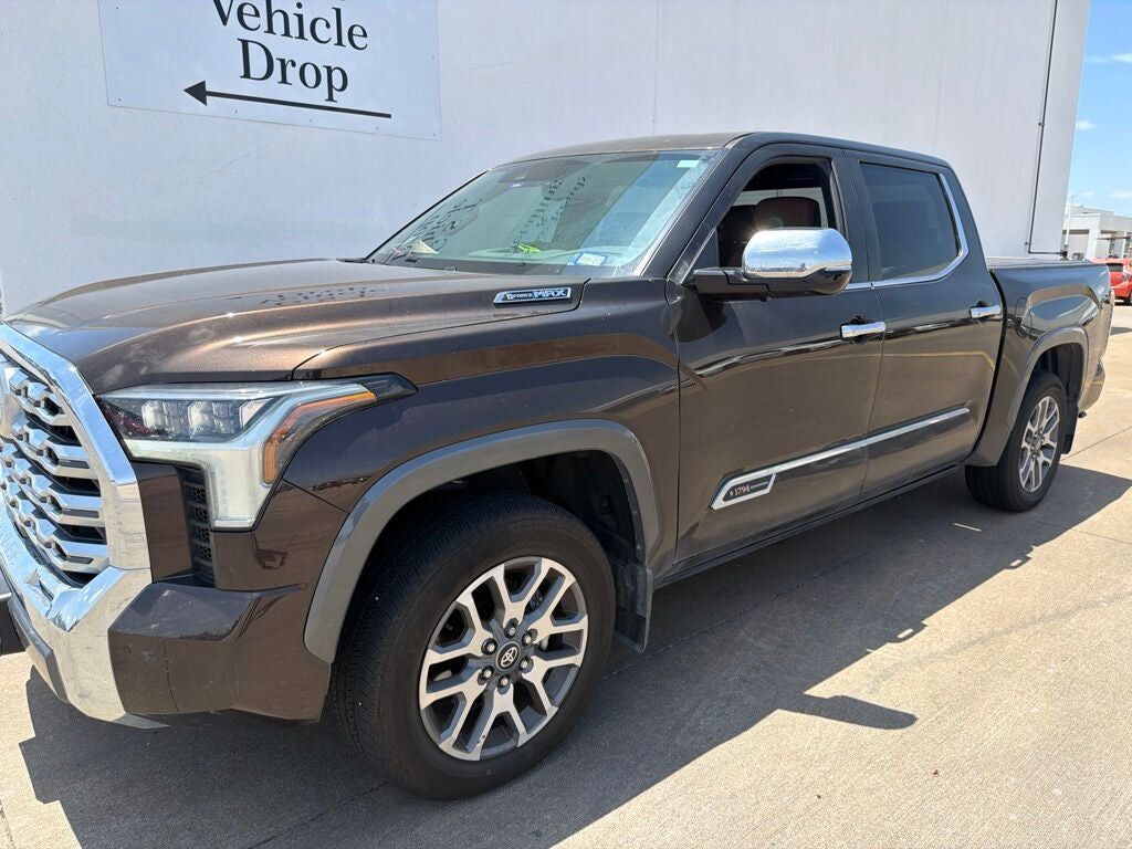 2025 TOYOTA Tundra