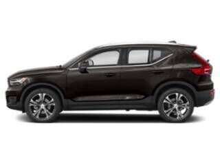 2022 VOLVO XC40