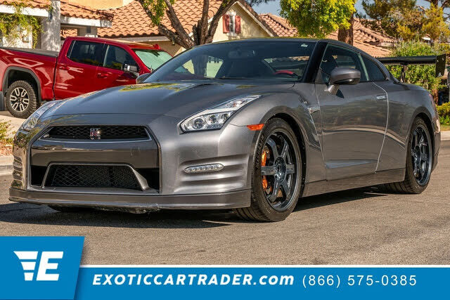 2016 NISSAN GT-R