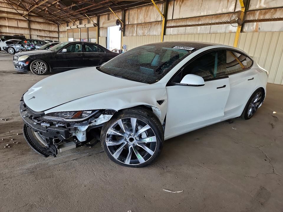 2024 TESLA Model 3