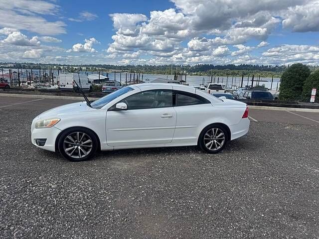 2011 VOLVO C70