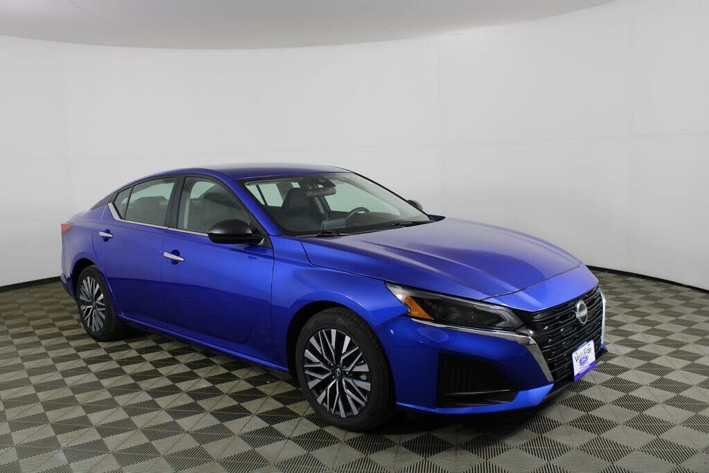 2025 NISSAN Altima