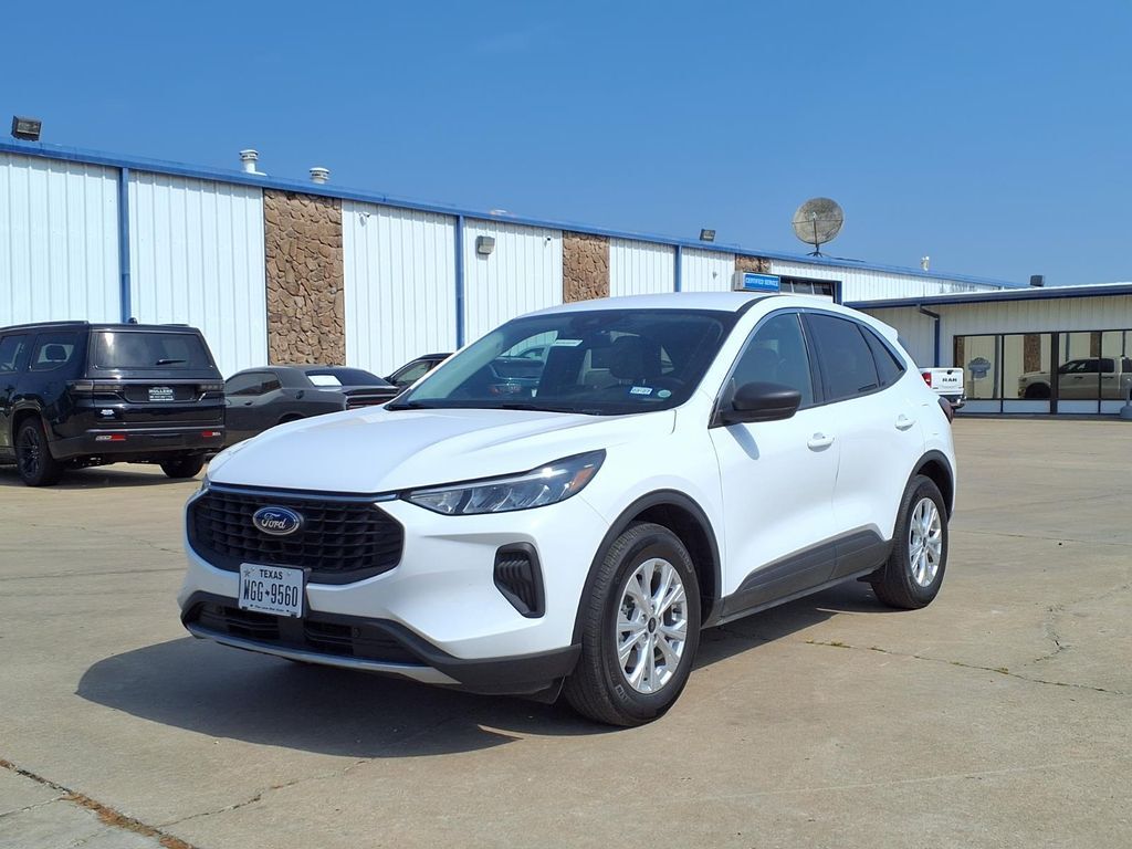 2024 FORD Escape