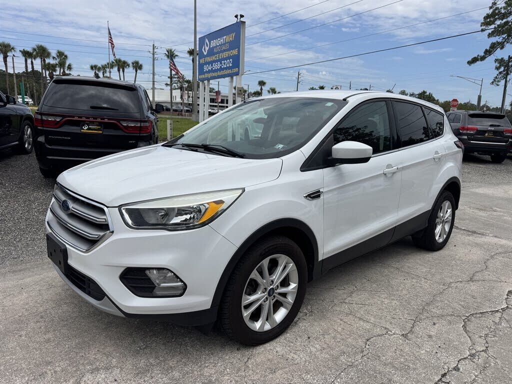 2017 FORD Escape