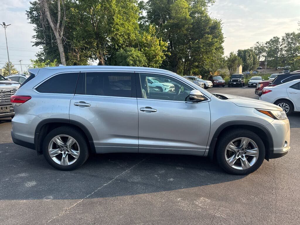 2018 TOYOTA Highlander