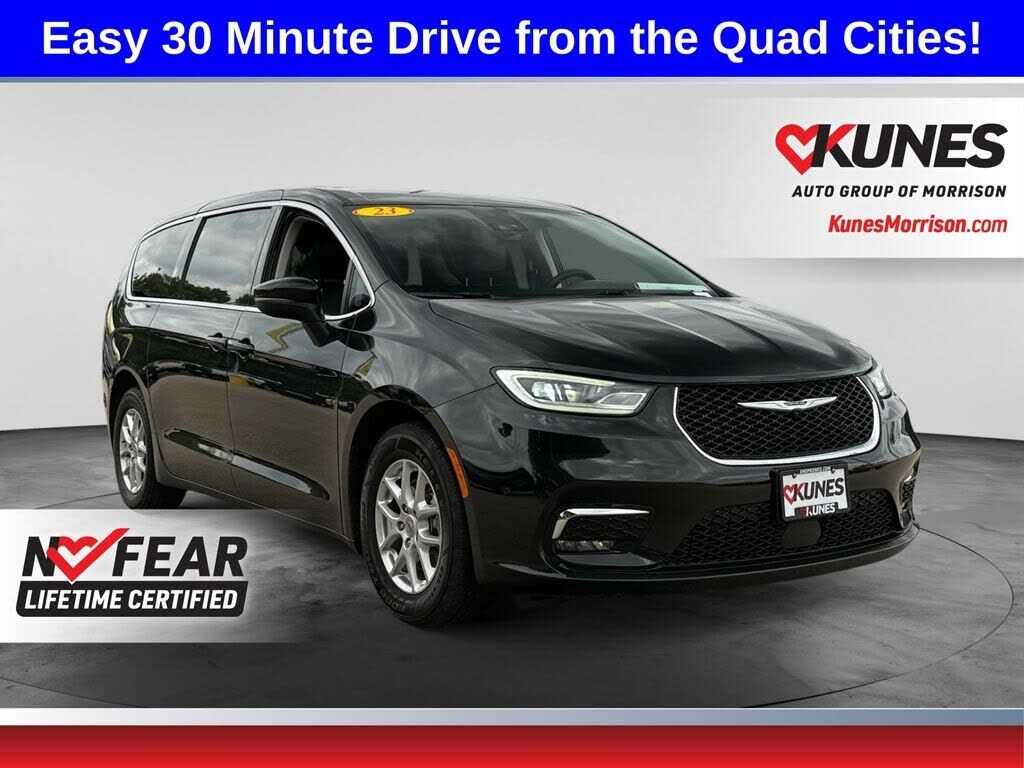 2023 CHRYSLER Pacifica