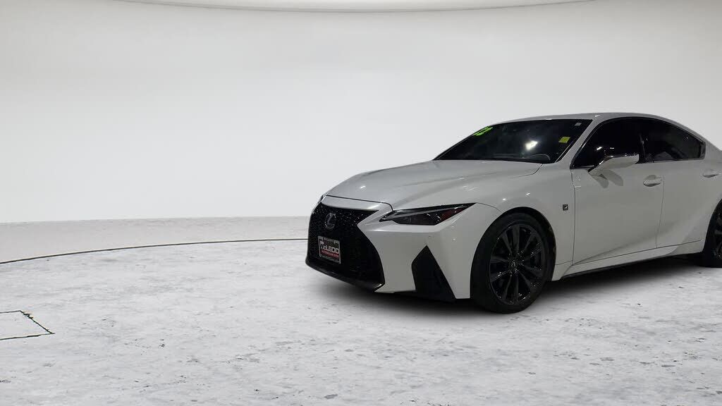 2022 LEXUS IS