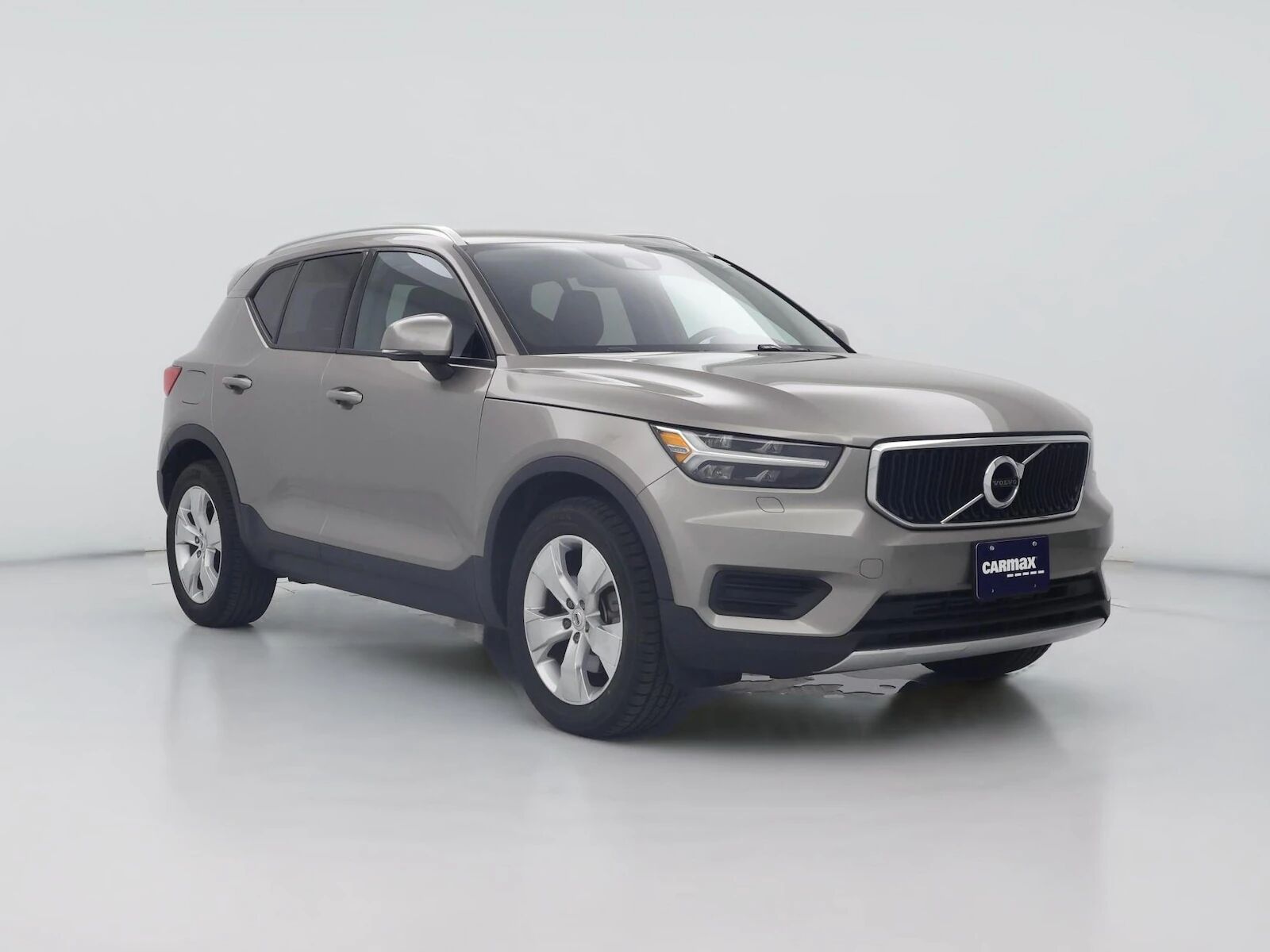 2022 VOLVO XC40
